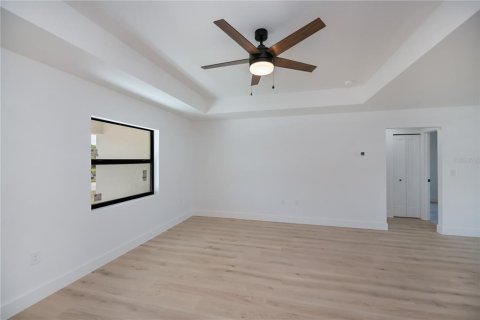 House in Port Charlotte, Florida 3 bedrooms, 117.61 sq.m. № 1734305 - photo 14