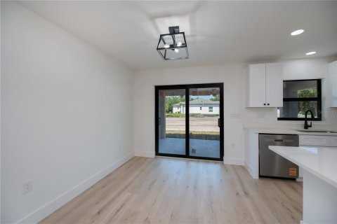 House in Port Charlotte, Florida 3 bedrooms, 117.61 sq.m. № 1734305 - photo 13
