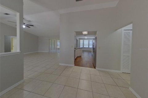 Villa ou maison à louer à Spring Hill, Floride: 3 chambres, 168.34 m2 № 1911008 - photo 5