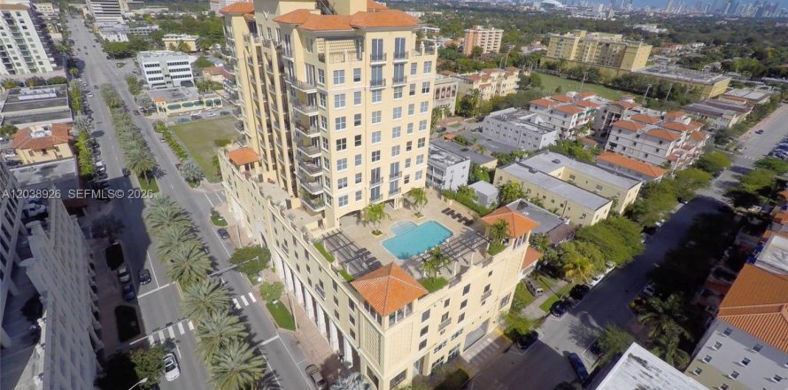 Propiedad comercial en Coral Gables, Florida № 2085973