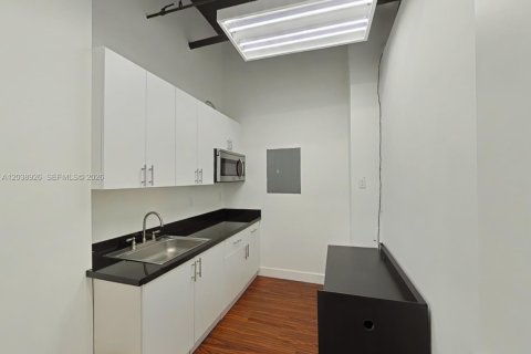 Propiedad comercial en venta en Coral Gables, Florida № 2085973 - foto 10