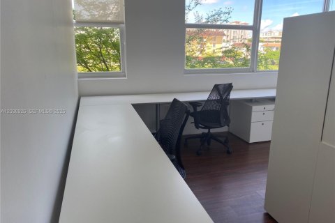 Propiedad comercial en venta en Coral Gables, Florida № 2085973 - foto 6