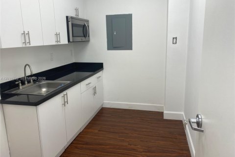 Propiedad comercial en venta en Coral Gables, Florida № 2085973 - foto 8