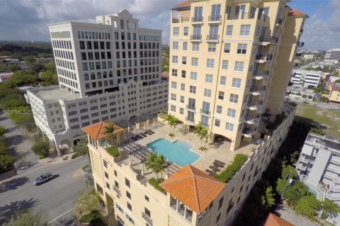Propiedad comercial en venta en Coral Gables, Florida № 2085973 - foto 20