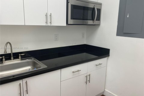 Propiedad comercial en venta en Coral Gables, Florida № 2085973 - foto 9