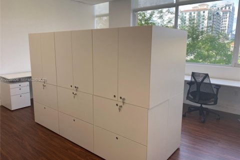 Propiedad comercial en venta en Coral Gables, Florida № 2085973 - foto 7