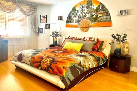 Condo in Hallandale Beach, Florida, 2 bedrooms  № 1939650 - photo 10