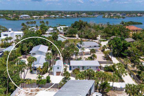 Villa ou maison à vendre à Nokomis, Floride: 4 chambres, 243.03 m2 № 2214608 - photo 5
