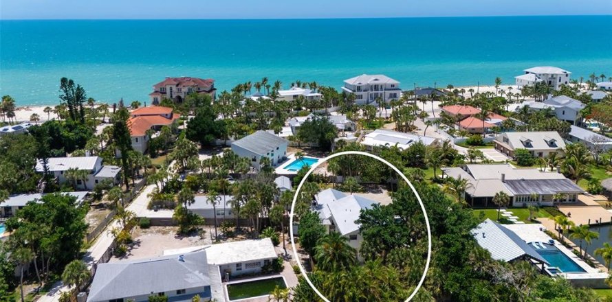 Villa ou maison à Nokomis, Floride 4 chambres, 243.03 m2 № 2214608