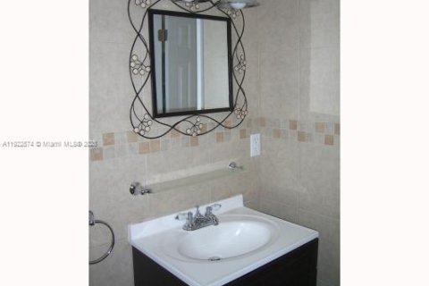 Снять в аренду виллу или дом в Холливуд, Флорида 3 спальни, № 1977106 - фото 10