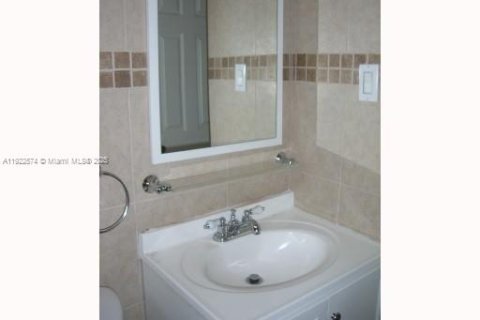 Снять в аренду виллу или дом в Холливуд, Флорида 3 спальни, № 1977106 - фото 5