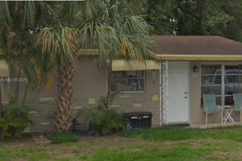 Снять в аренду виллу или дом в Холливуд, Флорида 3 спальни, № 1977106 - фото 1