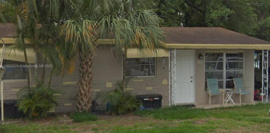 Дом в Холливуд, Флорида 3 спальни № 1977106