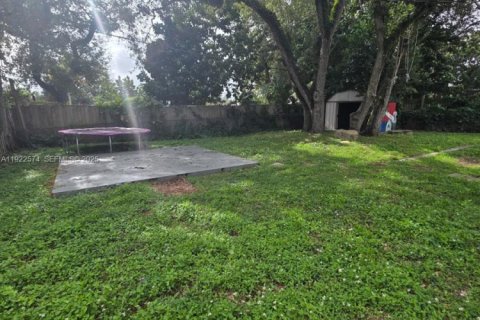 Снять в аренду виллу или дом в Холливуд, Флорида 3 спальни, № 1977106 - фото 16