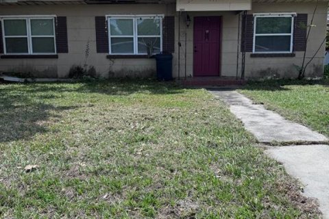 House in Mulberry, Florida 2 bedrooms, 125.7 sq.m. № 1904349 - photo 1