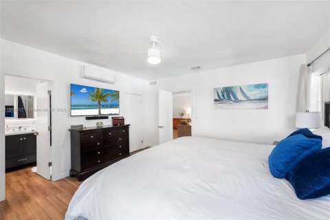 Villa ou maison à vendre à Miami Beach, Floride: 4 chambres, 197.6 m2 № 2059813 - photo 21