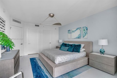 Condominio en venta en Fort Lauderdale, Florida, 3 dormitorios, 246.93 m2 № 2039942 - foto 29