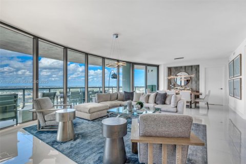 Condominio en venta en Fort Lauderdale, Florida, 3 dormitorios, 246.93 m2 № 2039942 - foto 7