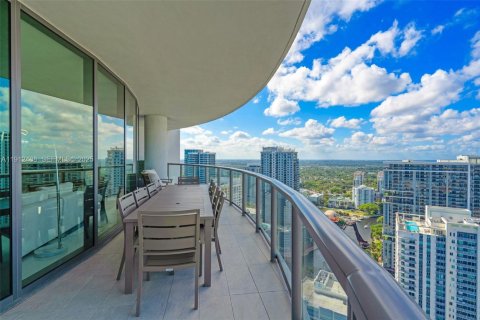 Condominio en venta en Fort Lauderdale, Florida, 3 dormitorios, 246.93 m2 № 2039942 - foto 3
