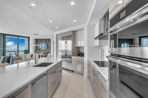 Condominio en venta en Fort Lauderdale, Florida, 3 dormitorios, 246.93 m2 № 2039942 - foto 10