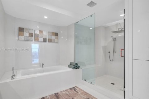 Condominio en venta en Fort Lauderdale, Florida, 3 dormitorios, 246.93 m2 № 2039942 - foto 23