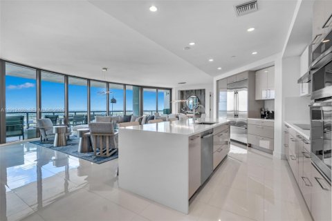 Condominio en venta en Fort Lauderdale, Florida, 3 dormitorios, 246.93 m2 № 2039942 - foto 6