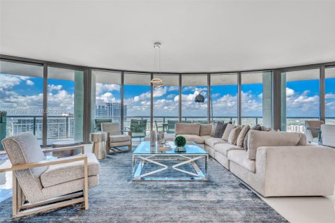 Condo in Fort Lauderdale, Florida, 3 bedrooms  № 2039942