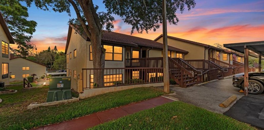 Condominio en Port Richey, Florida, 2 dormitorios № 1762242