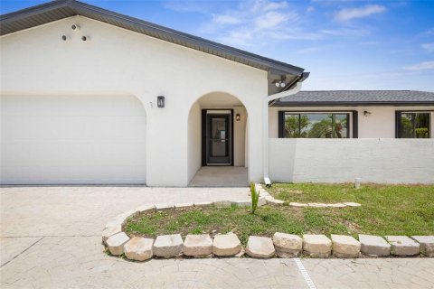 House in Palm Coast, Florida 3 bedrooms, 221.85 sq.m. № 1777904 - photo 8
