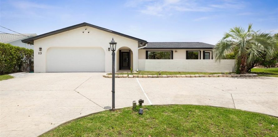 House in Palm Coast, Florida 3 bedrooms, 221.85 sq.m. № 1777904