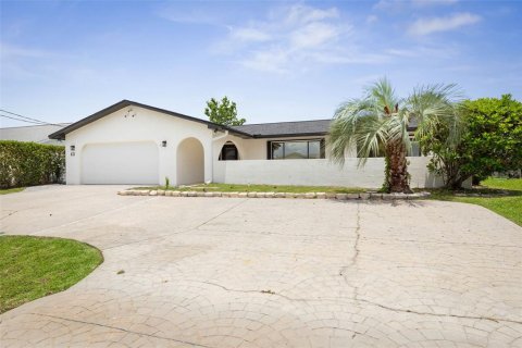 House in Palm Coast, Florida 3 bedrooms, 221.85 sq.m. № 1777904 - photo 7