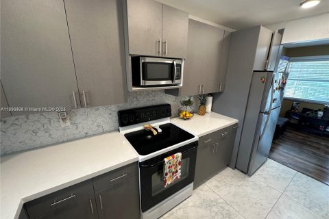 Condominio en alquiler en Homestead, Florida, 2 dormitorios, 96.62 m2 № 1948159 - foto 9