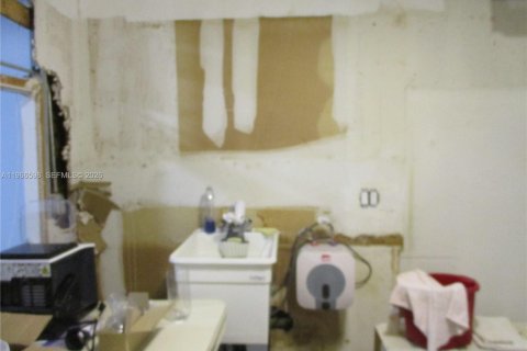 Condo in Hallandale Beach, Florida, 1 bedroom  № 2029265 - photo 7