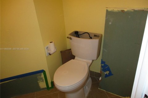 Condo in Hallandale Beach, Florida, 1 bedroom  № 2029265 - photo 15