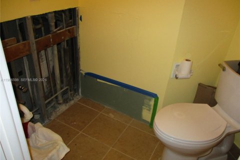 Condo in Hallandale Beach, Florida, 1 bedroom  № 2029265 - photo 14