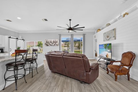 Villa ou maison à vendre à Port St. Lucie, Floride: 4 chambres, 137.5 m2 № 2413211 - photo 11