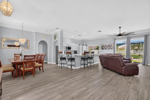 Villa ou maison à vendre à Port St. Lucie, Floride: 4 chambres, 137.5 m2 № 2413211 - photo 5