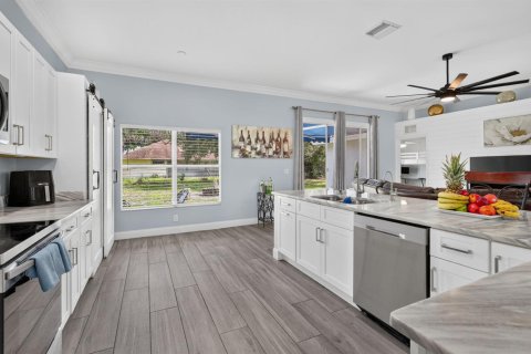 Villa ou maison à vendre à Port St. Lucie, Floride: 4 chambres, 137.5 m2 № 2413211 - photo 21