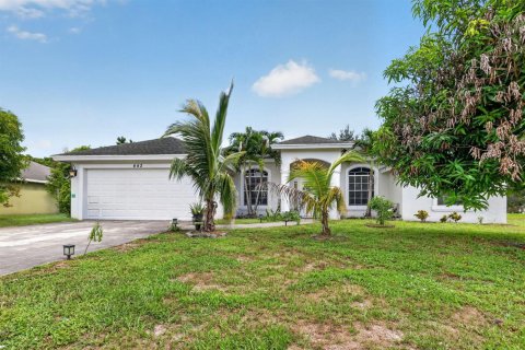 Villa ou maison à Port St. Lucie, Floride 4 chambres, 137.5 m2 № 2413211