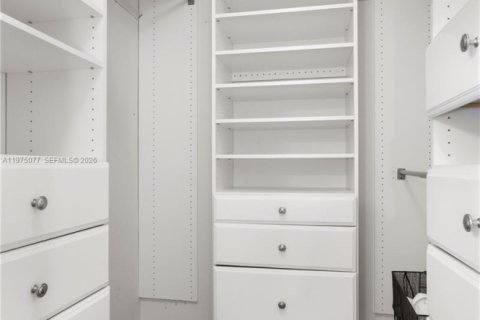 Condo in North Miami Beach, Florida, 2 bedrooms  № 2044685 - photo 7