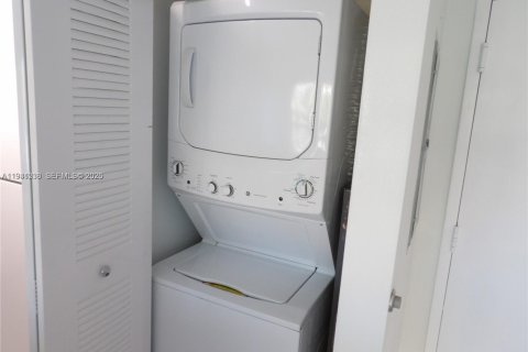 Apartment in Miami, Florida 1 bedroom, 65.5 sq.m. № 1999106 - photo 14