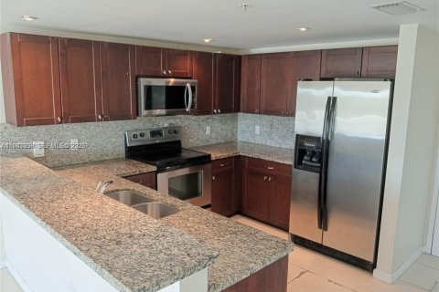 Apartment in Miami, Florida 1 bedroom, 65.5 sq.m. № 1999106 - photo 13