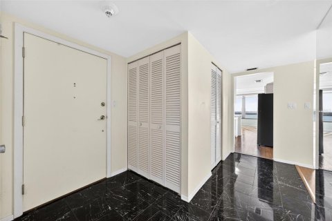 Снять в аренду кондоминиум в Сарасота, Флорида 5 комнат, 147.16м2, № 2215548 - фото 16