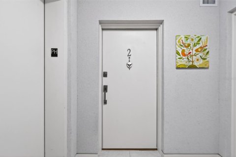 Снять в аренду кондоминиум в Сарасота, Флорида 5 комнат, 147.16м2, № 2215548 - фото 15