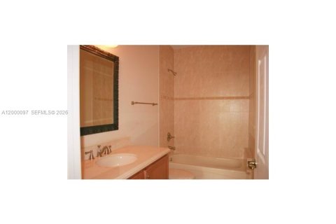 Copropriété à louer à Coral Gables, Floride: 2 chambres, 95.41 m2 № 2066369 - photo 3