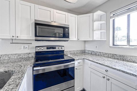 Condo in Lakeland, Florida, 2 bedrooms  № 1847262 - photo 4