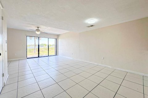 Condominio en alquiler en Lakeland, Florida, 2 dormitorios, 107.58 m2 № 1847262 - foto 6