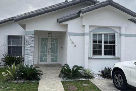 Villa ou maison à Miami, Floride 3 chambres, 161 m2 № 2016678