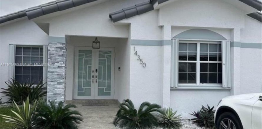 Villa ou maison à Miami, Floride 3 chambres, 161 m2 № 2016678