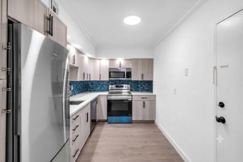 Condo in Boca Raton, Florida, 1 bedroom № 2260387 - photo 6